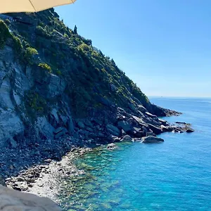 https://la-marina-tower-apartment-with-private-sea-view-terrace.hotelitalianriviera.com
